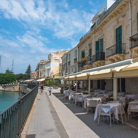 Alfeo Bellevue By Dimore In Sicily *