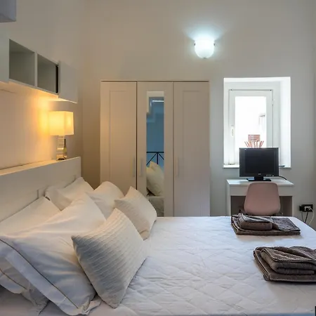 Apartment Alfeo Bellevue By Dimore In Sicily